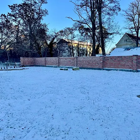 Дом отдыха Architektenhaus In Seenaehe Mit Grossem Garten Jabel