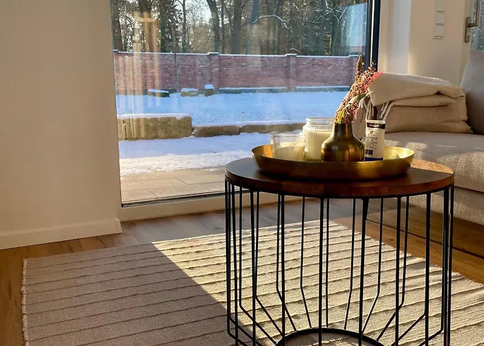 Architektenhaus In Seenaehe Mit Grossem Garten *